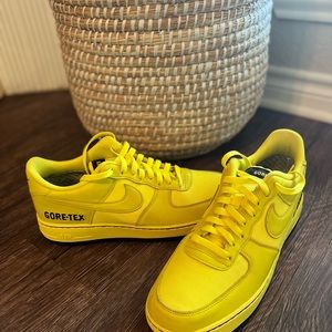 Nike Air Force 1 Gore-Tex Like New Condition Mens 12 “Dynamic Yellow”